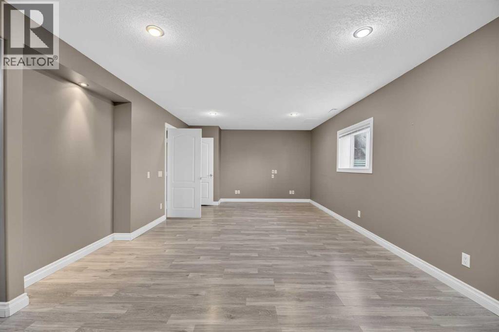 31 Valarosa Drive, Didsbury, AB - Indoor Photo Showing Other Room