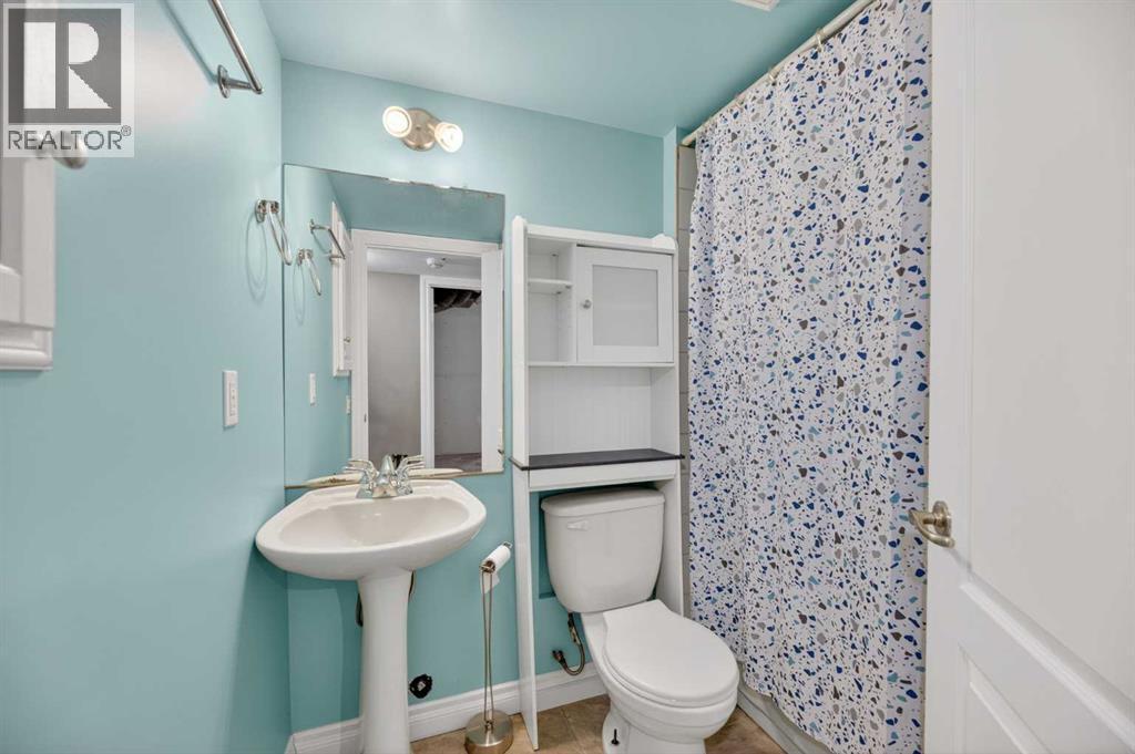 31 Valarosa Drive, Didsbury, AB - Indoor Photo Showing Bathroom