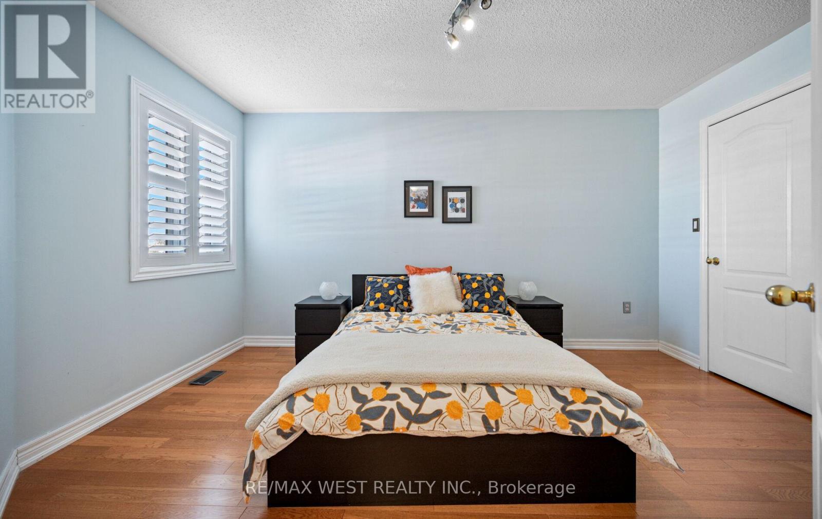 2nd Bedroom - 3374 Artesian Drive, Mississauga, ON - Indoor Photo Showing Bedroom