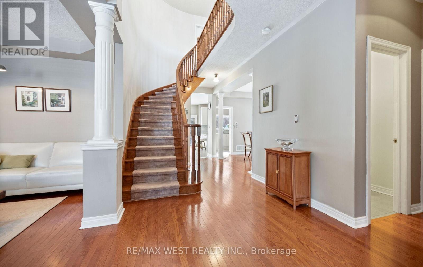 Main Foyer - 3374 Artesian Drive, Mississauga, ON - Indoor Photo Showing Other Room