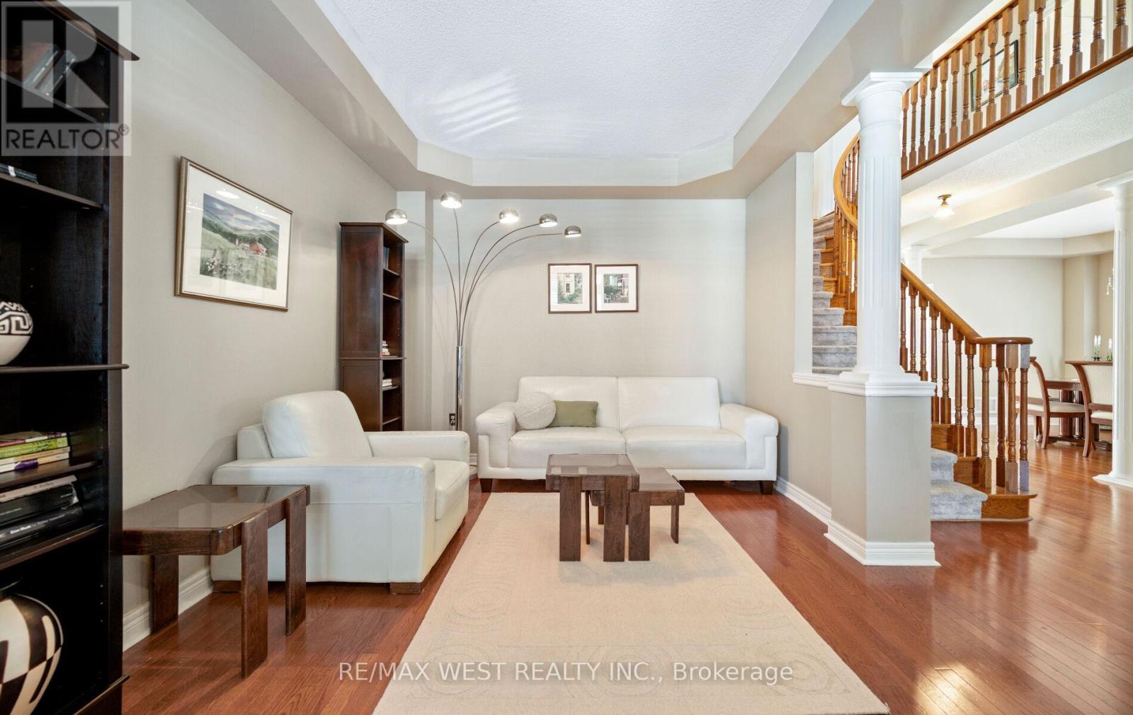 Living Room - 3374 Artesian Drive, Mississauga, ON - Indoor