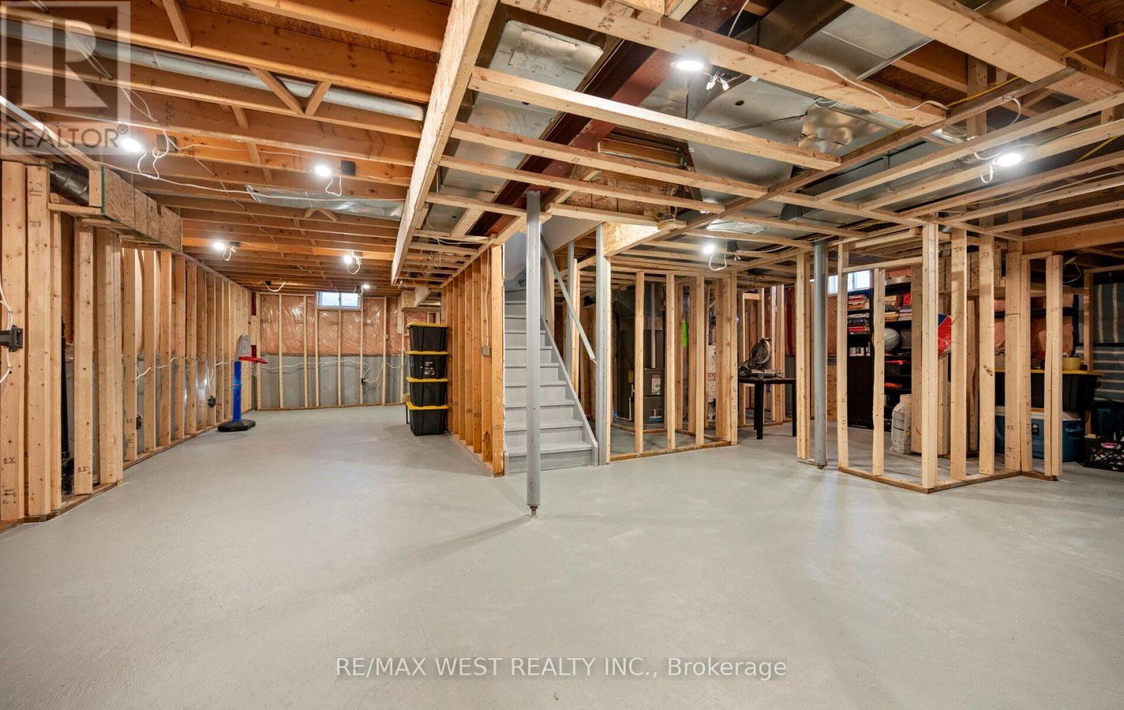 Basement - 3374 Artesian Drive, Mississauga, ON - Indoor Photo Showing Basement