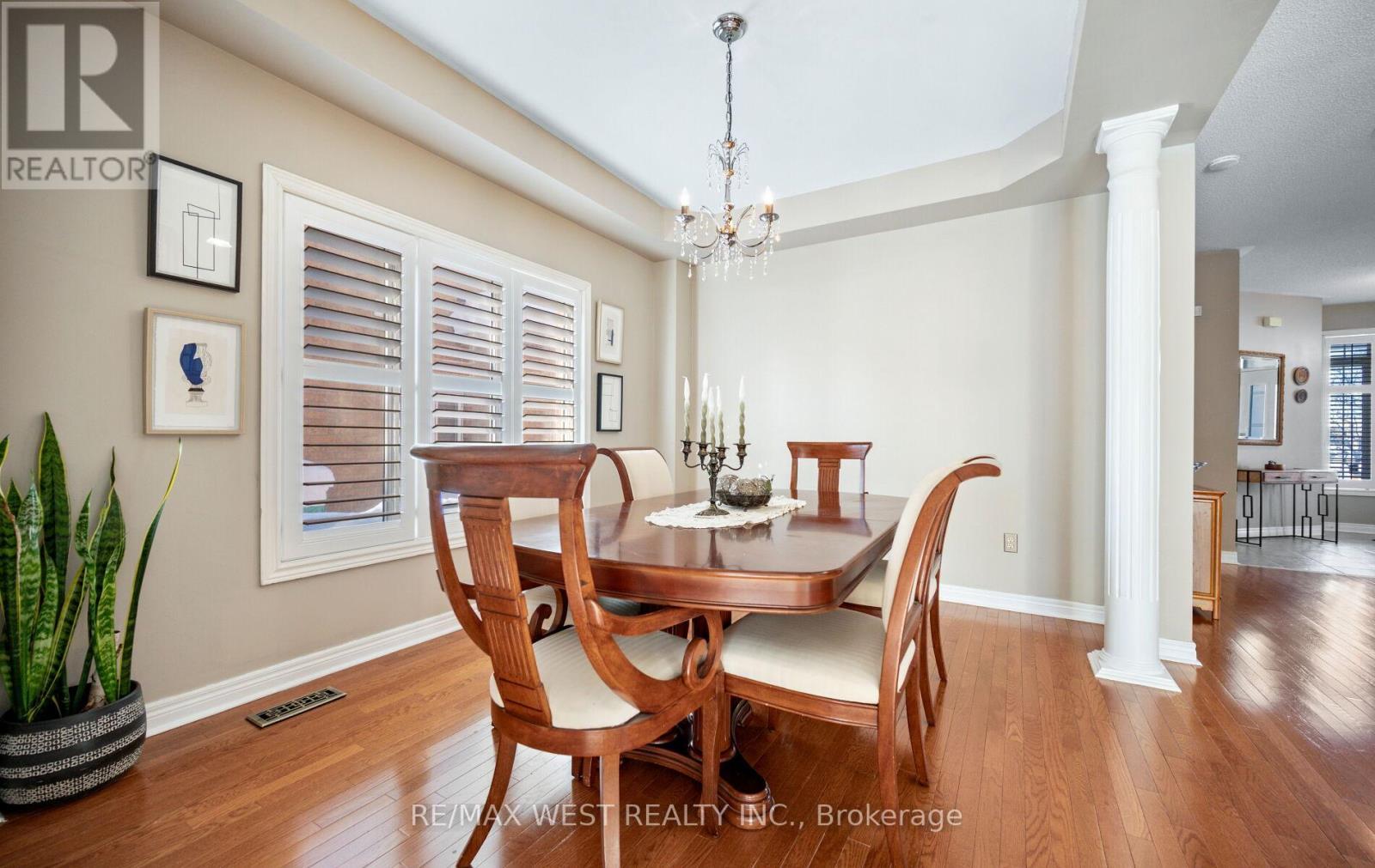 Dining Room - 3374 Artesian Drive, Mississauga, ON - Indoor Photo Showing Dining Room