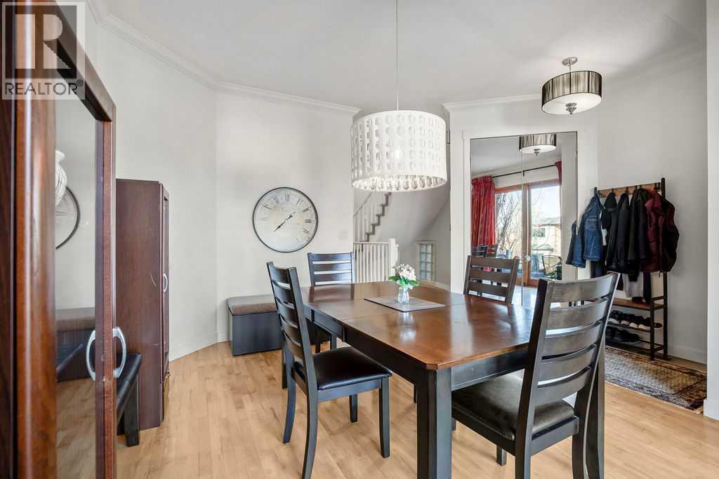 47 28 Avenue Sw, Calgary, AB - Indoor Photo Showing Dining Room