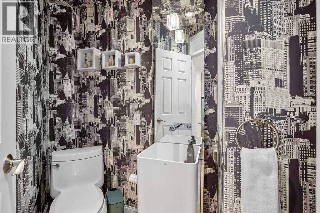 47 28 Avenue Sw, Calgary, AB - Indoor