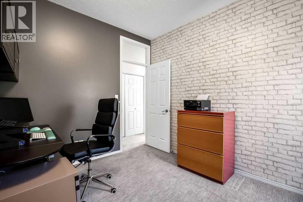47 28 Avenue Sw, Calgary, AB - Indoor Photo Showing Other Room