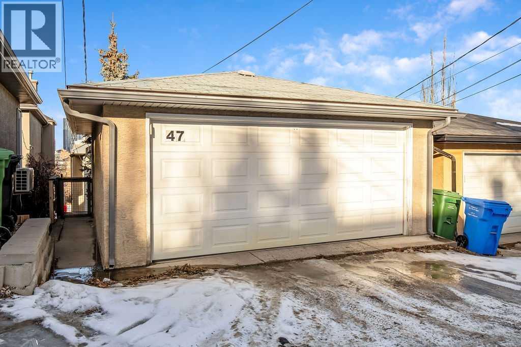 47 28 Avenue Sw, Calgary, AB - Outdoor With Exterior