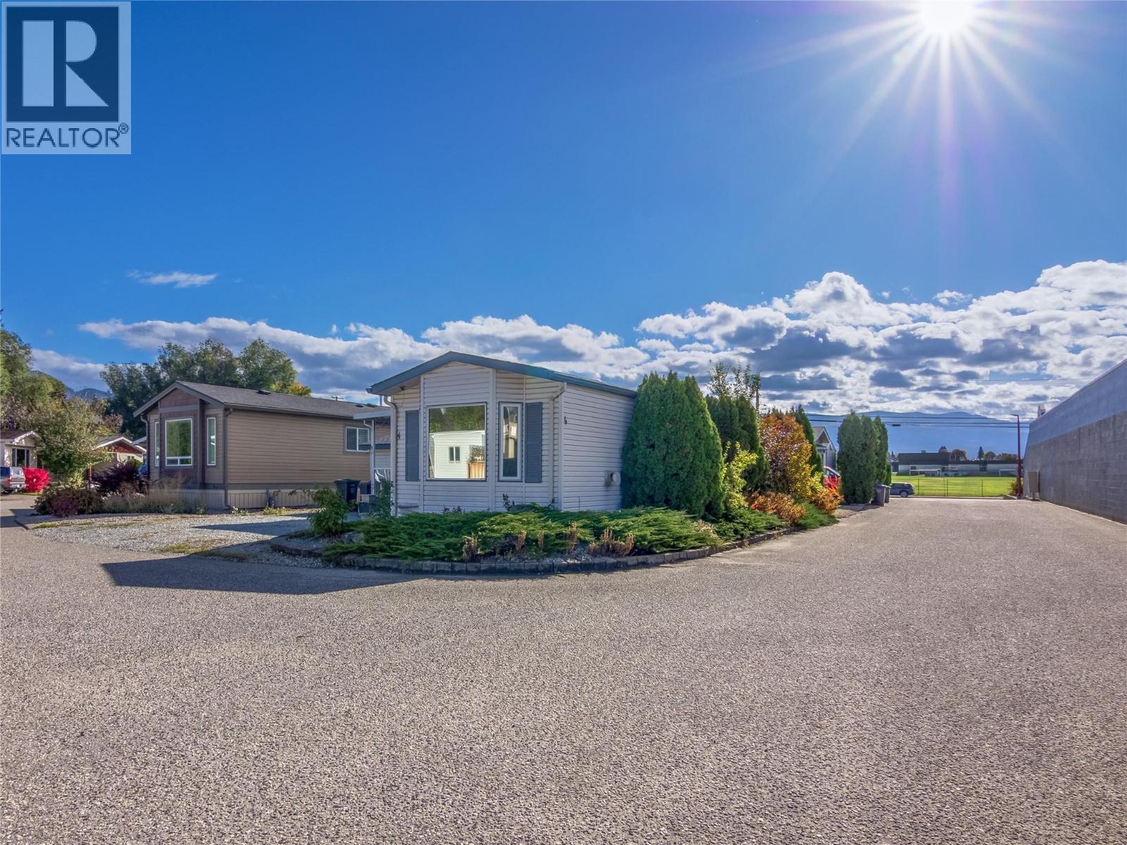 670 Mccurdy Road Unit# 4, Kelowna, BC