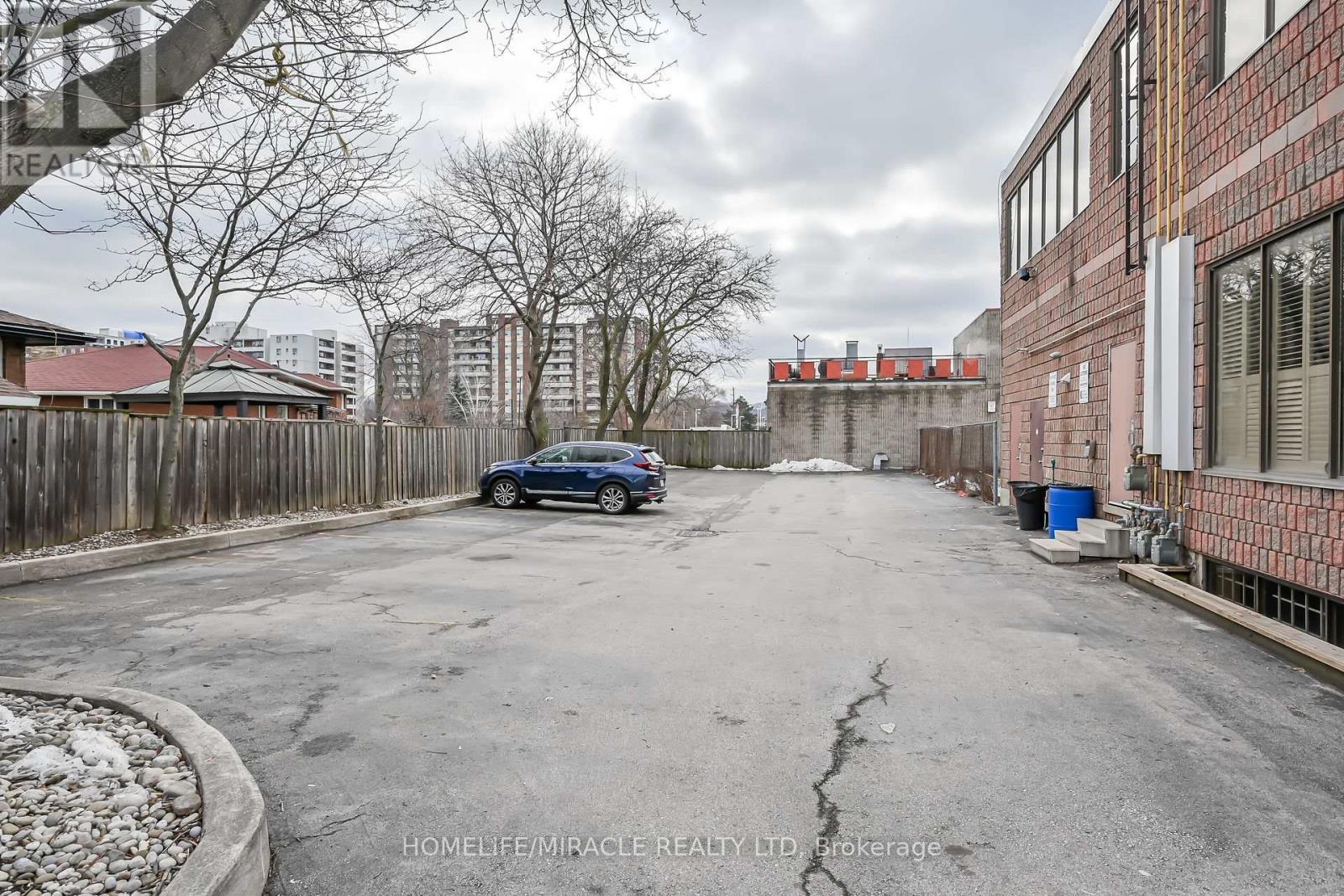 54 Centennial Parkway N, Hamilton, ON