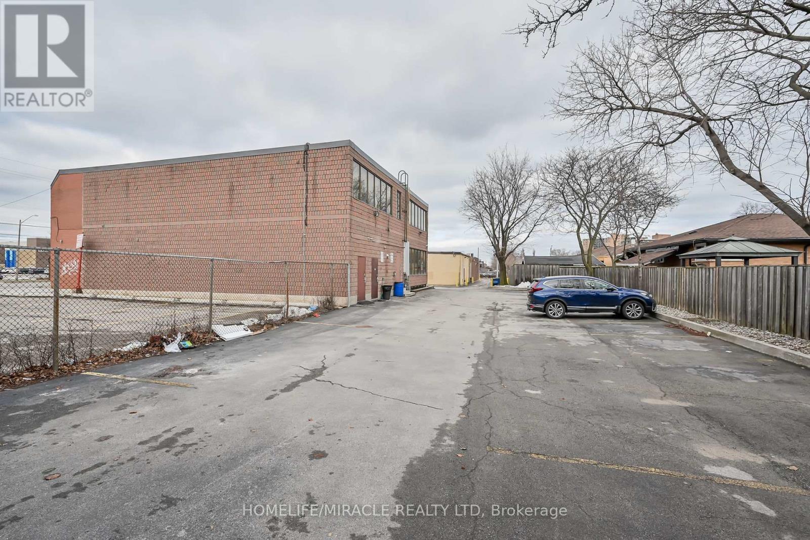 54 Centennial Parkway N, Hamilton, ON