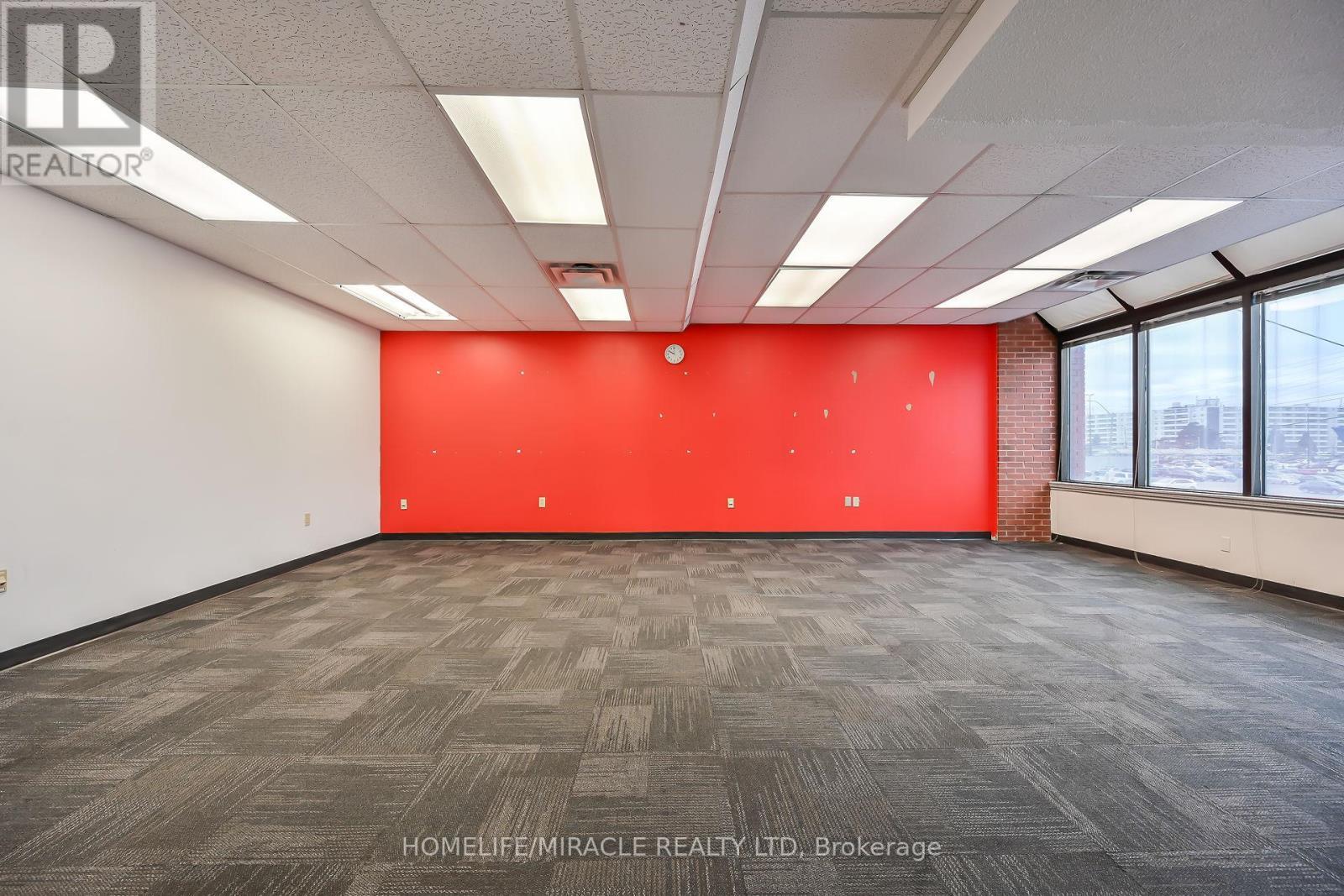 54 Centennial Parkway N, Hamilton, ON