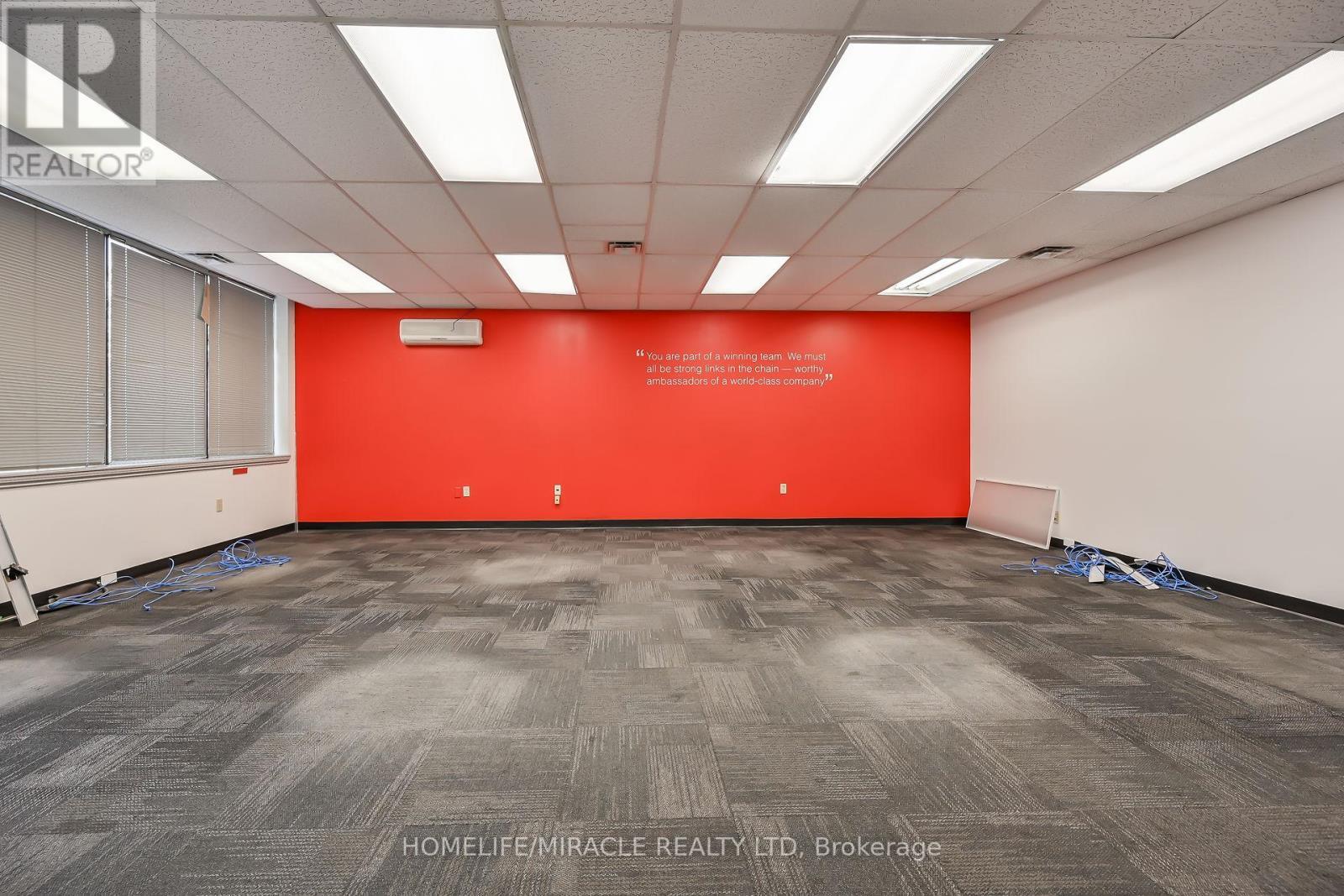 54 Centennial Parkway N, Hamilton, ON