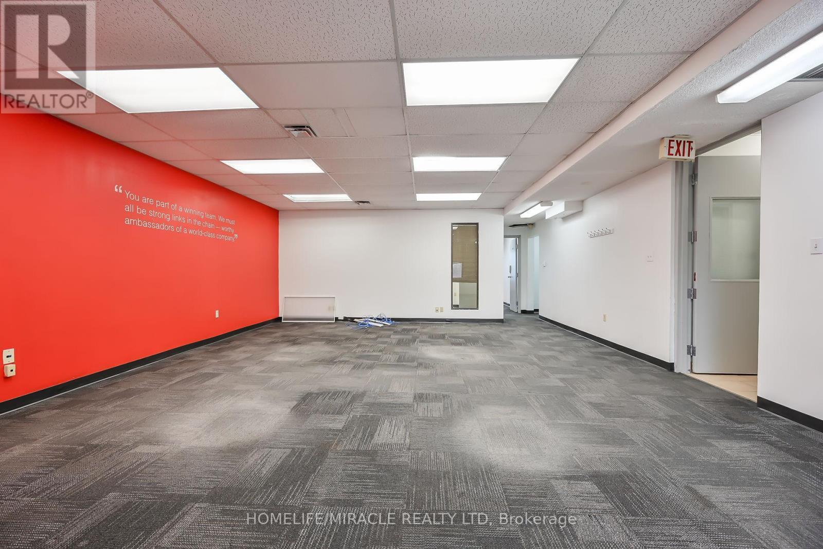 54 Centennial Parkway N, Hamilton, ON