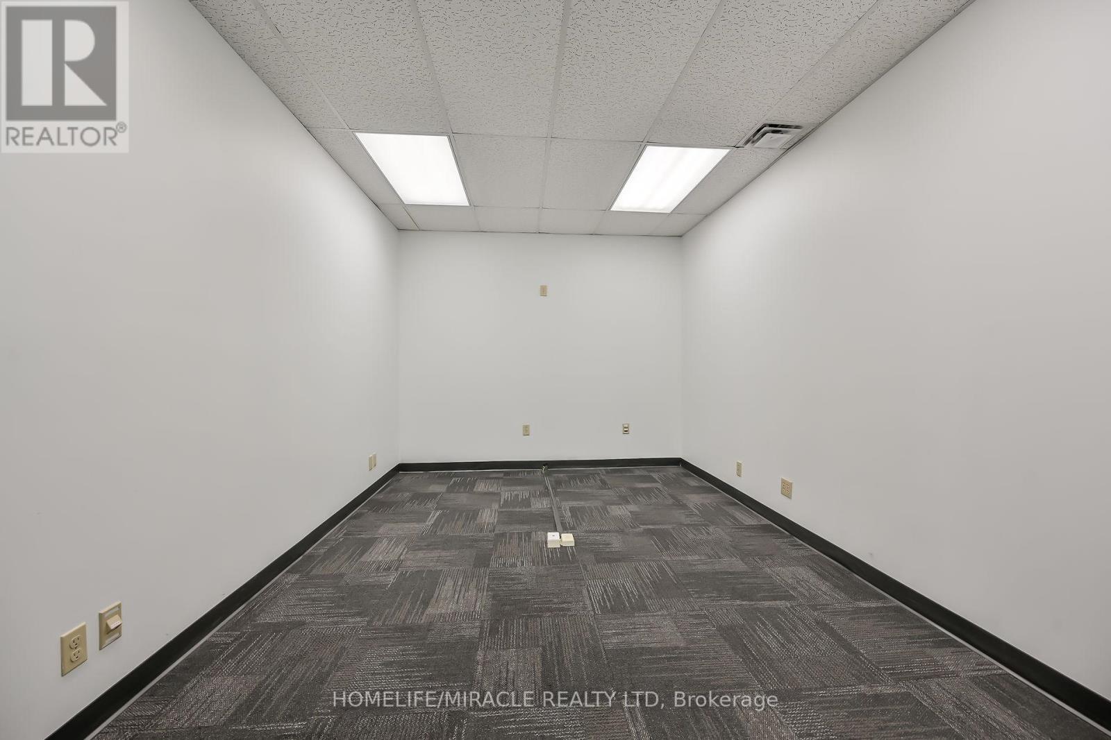 54 Centennial Parkway N, Hamilton, ON