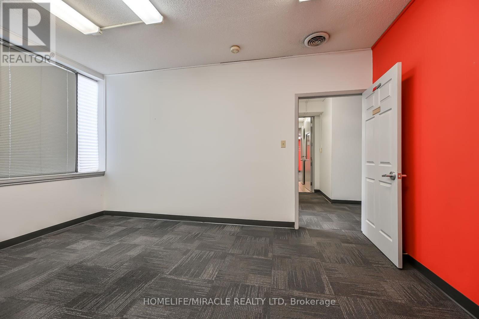 54 Centennial Parkway N, Hamilton, ON