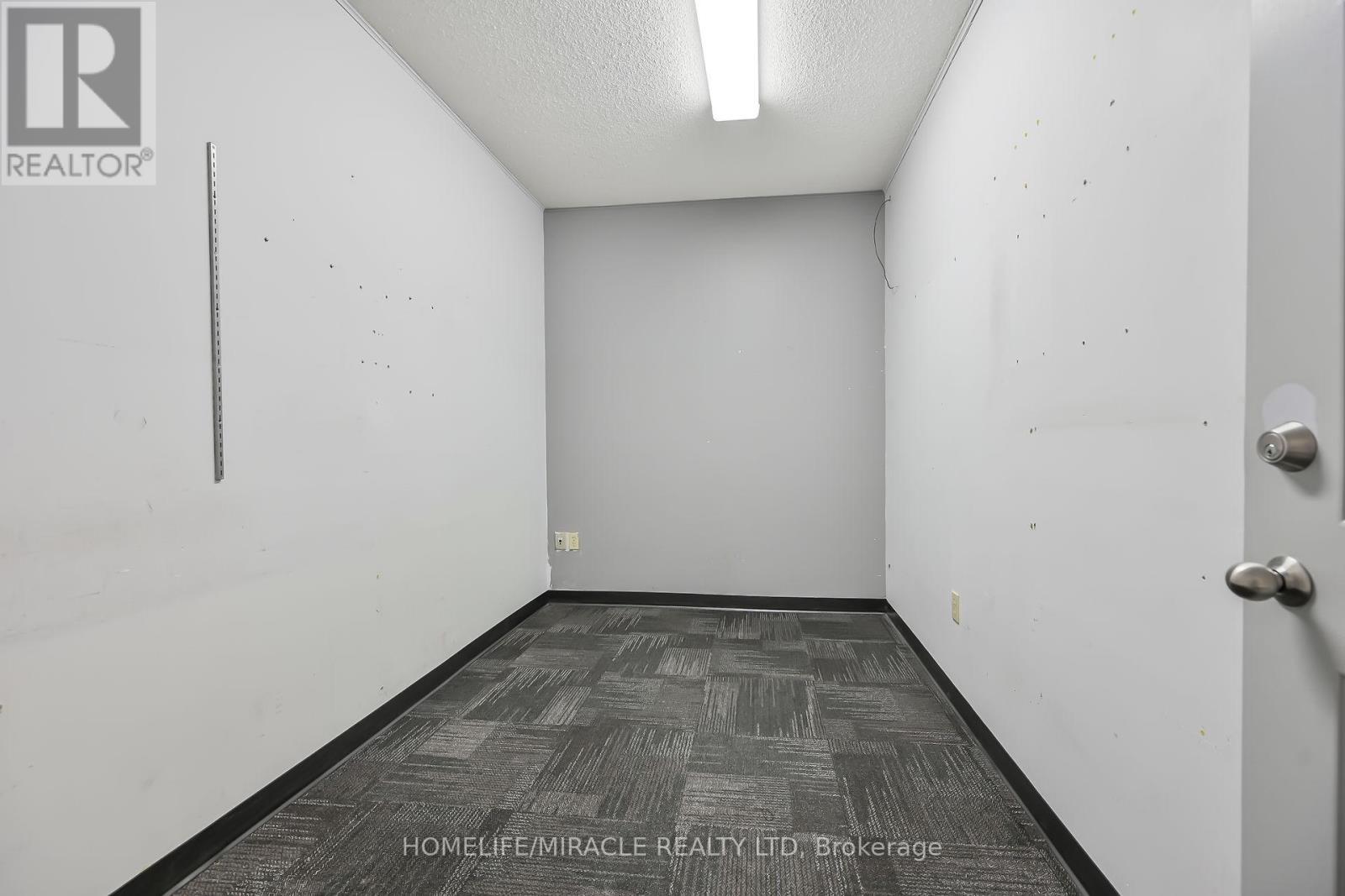 54 Centennial Parkway N, Hamilton, ON