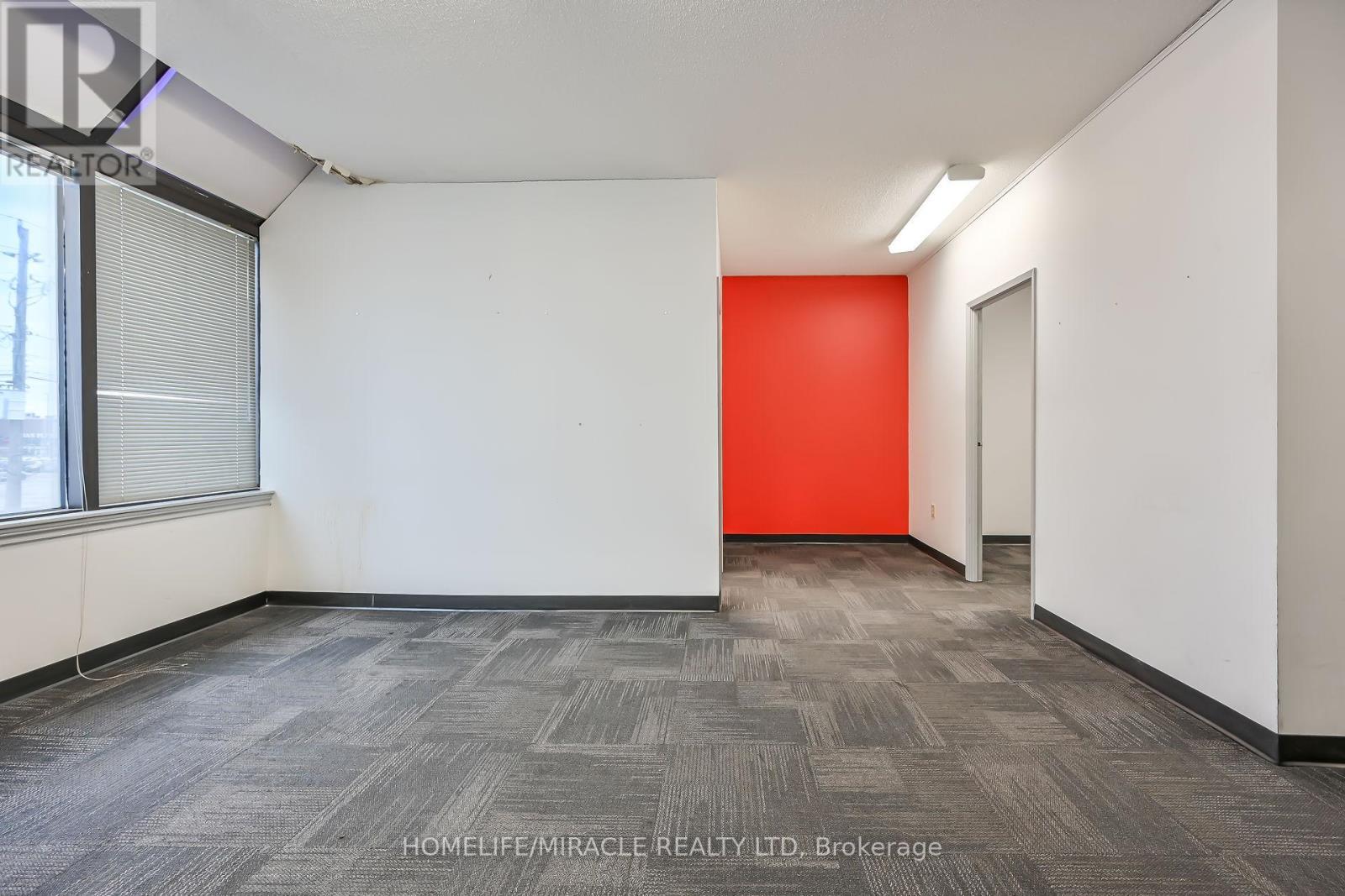 54 Centennial Parkway N, Hamilton, ON