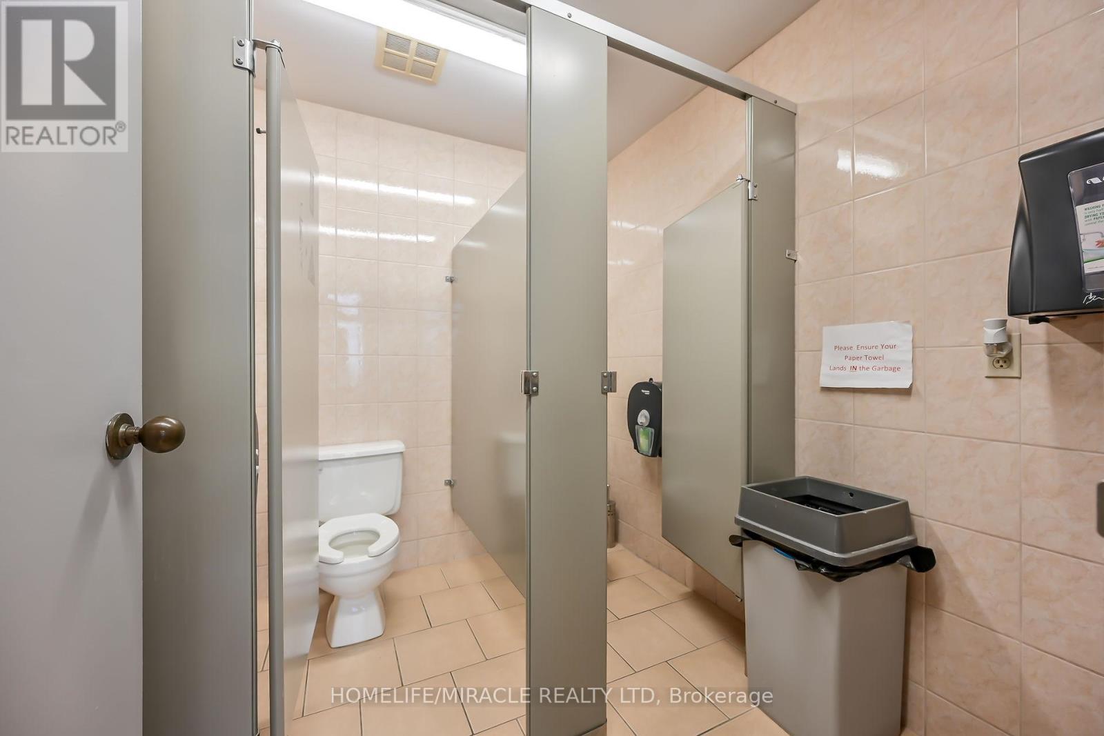 54 Centennial Parkway N, Hamilton, ON