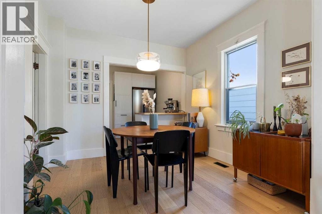 317 18 Avenue Nw, Calgary, AB - Indoor Photo Showing Dining Room