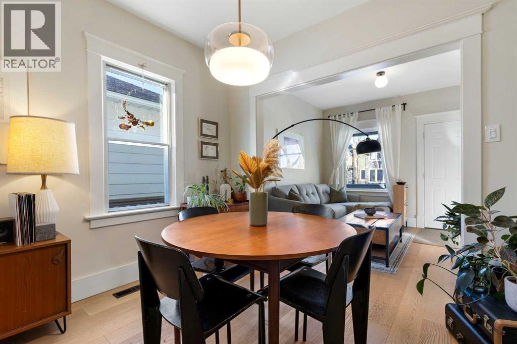 317 18 Avenue Nw, Calgary, AB - Indoor Photo Showing Dining Room