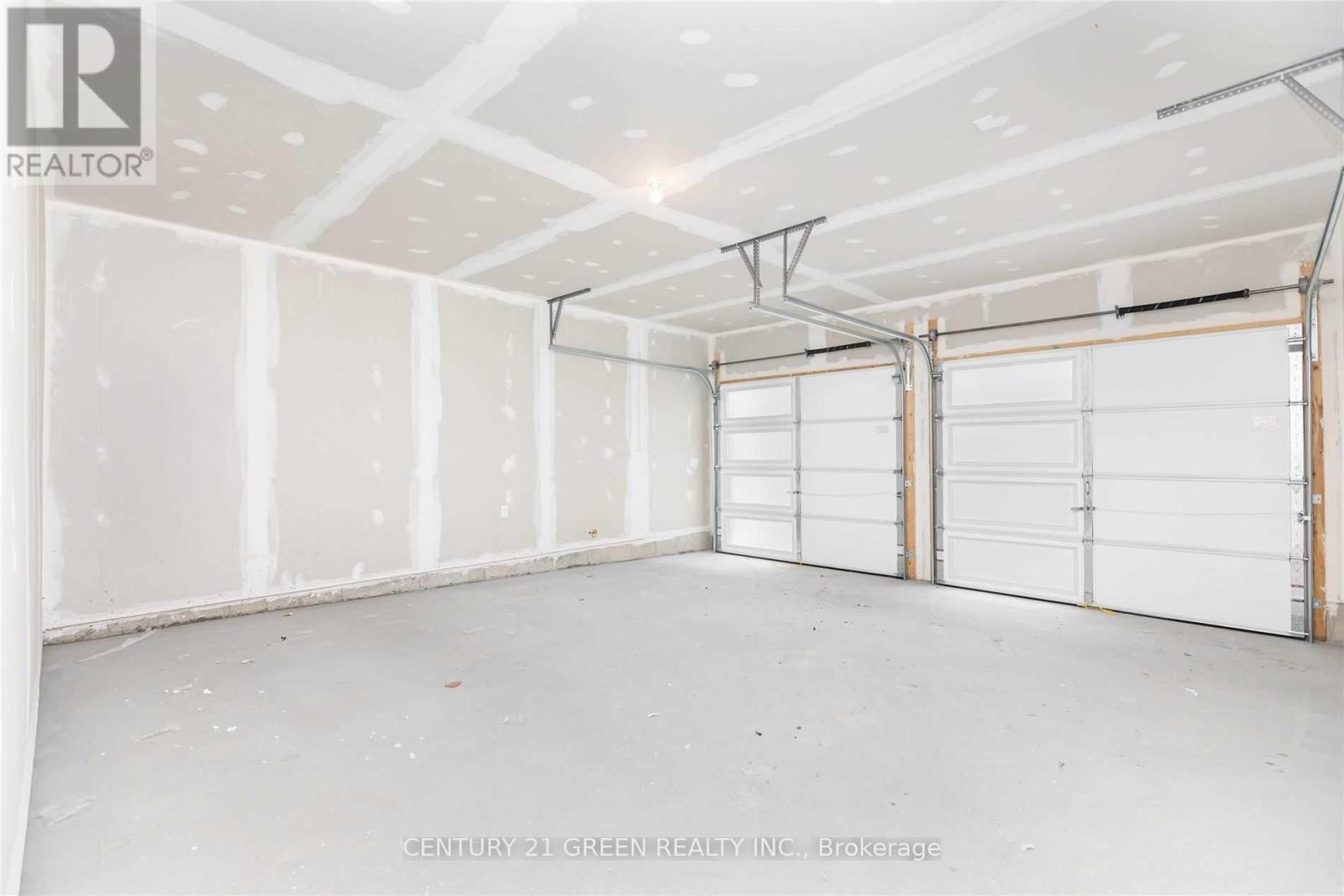 3140 Willowridge Path, Pickering, ON - Indoor Photo Showing Garage
