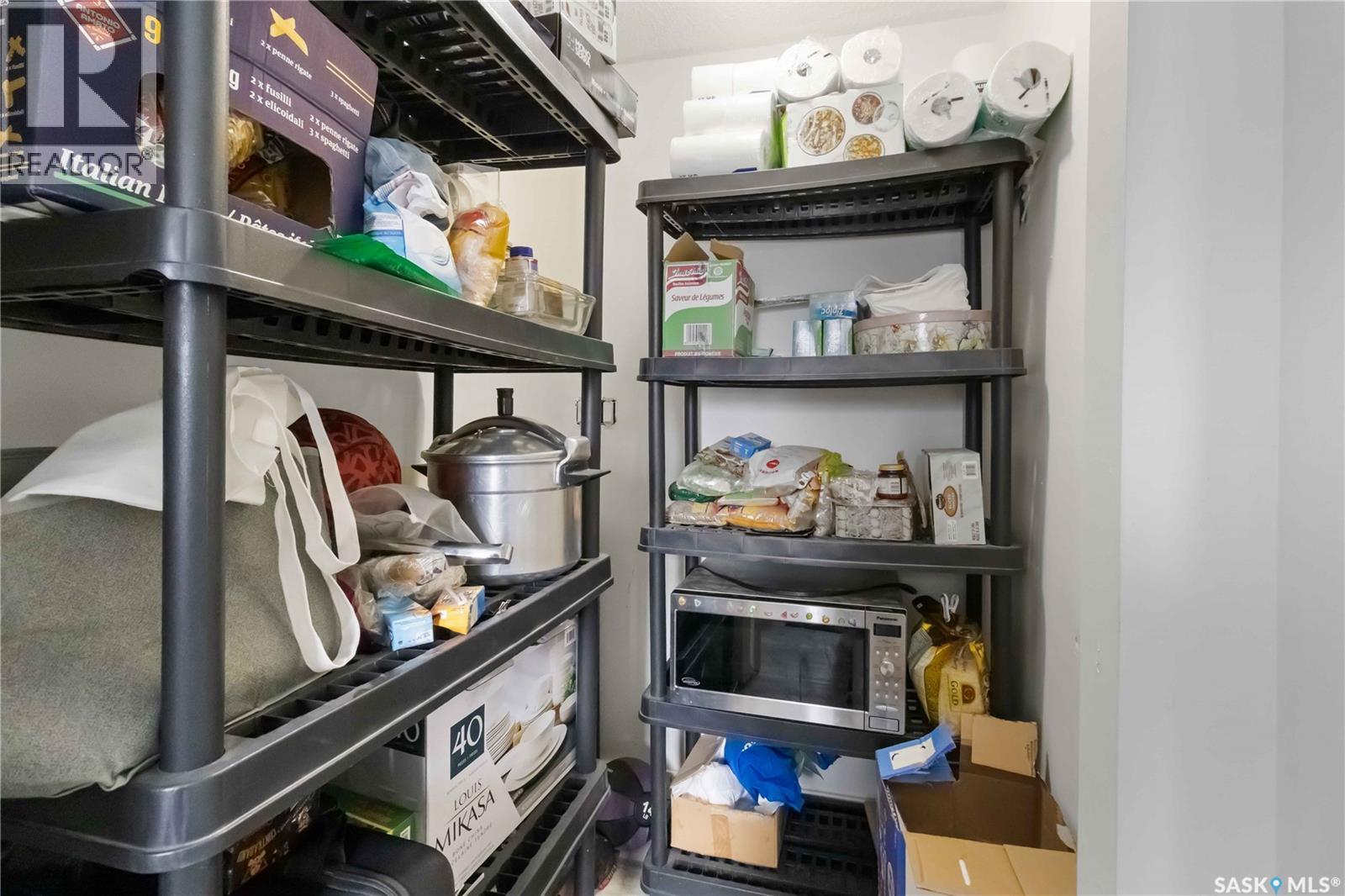 321 Guelph Crescent, Saskatoon, SK - Indoor