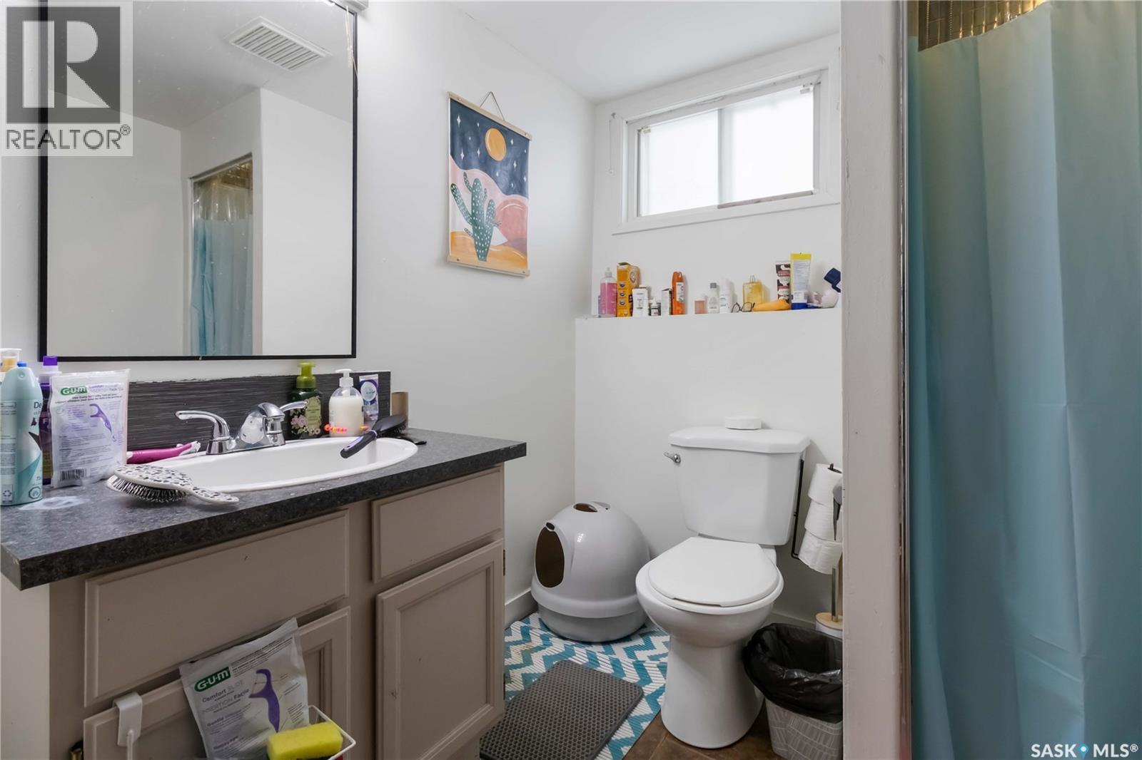 321 Guelph Crescent, Saskatoon, SK - Indoor Photo Showing Bathroom