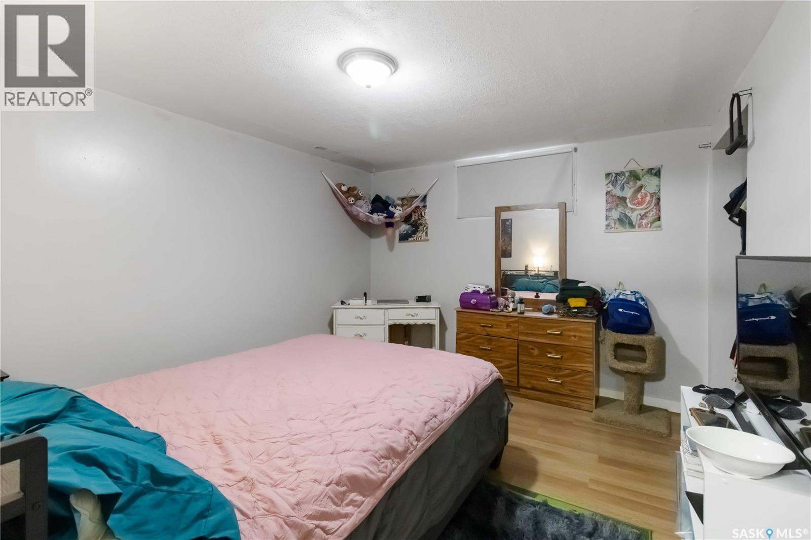 321 Guelph Crescent, Saskatoon, SK - Indoor Photo Showing Bedroom