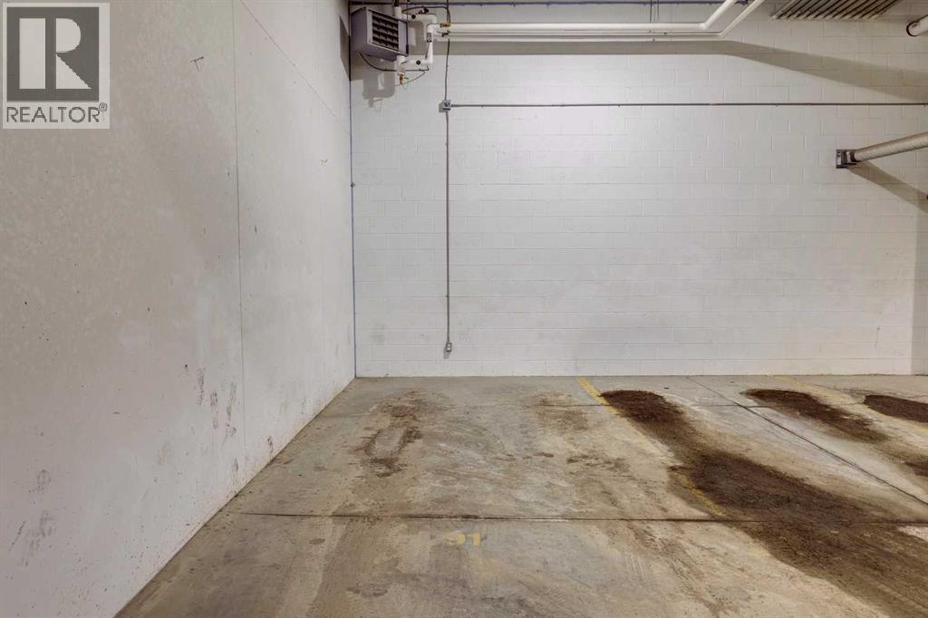 208, 30 Shawnee Common Sw, Calgary, AB - Indoor