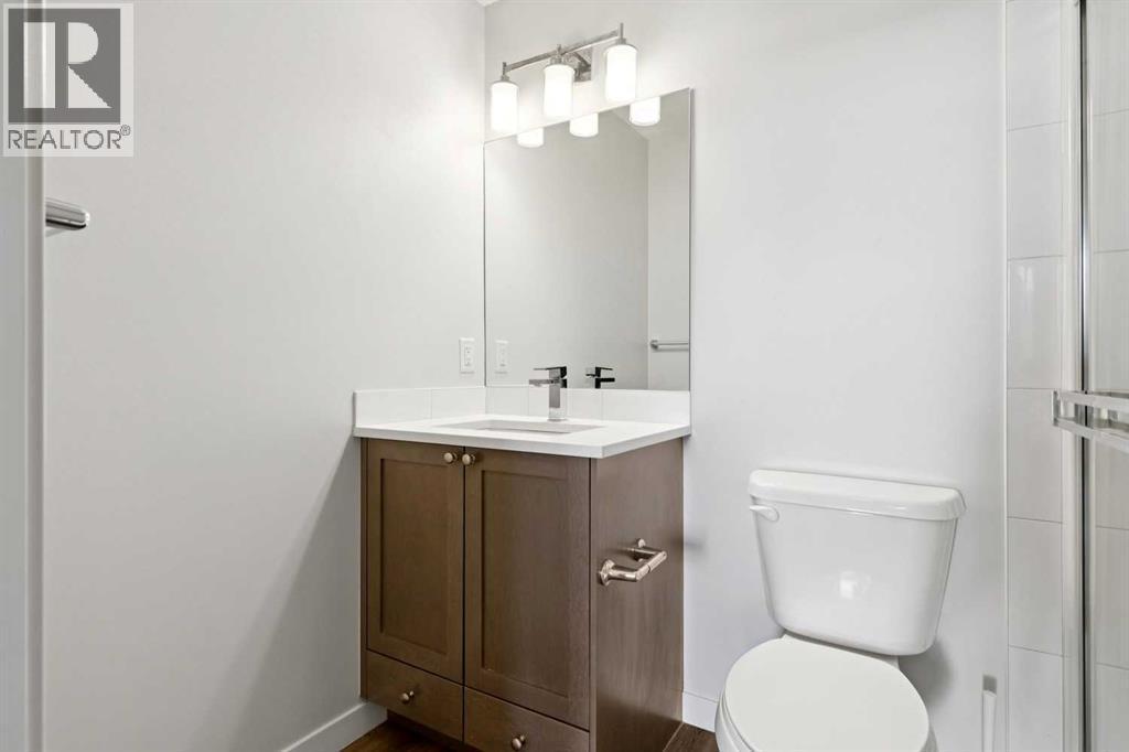 208, 30 Shawnee Common Sw, Calgary, AB - Indoor Photo Showing Bathroom