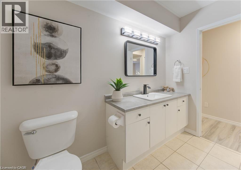 12 Holborn Drive Unit# E33, Kitchener, ON - Indoor Photo Showing Bathroom