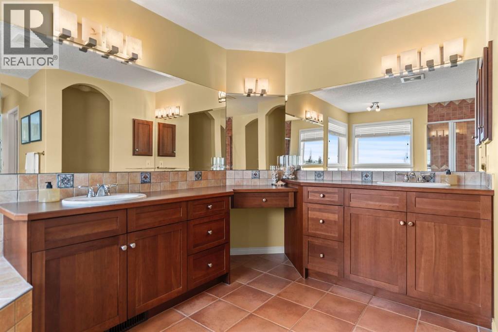 153 Crestridge Way Sw, Calgary, AB - Indoor Photo Showing Bathroom