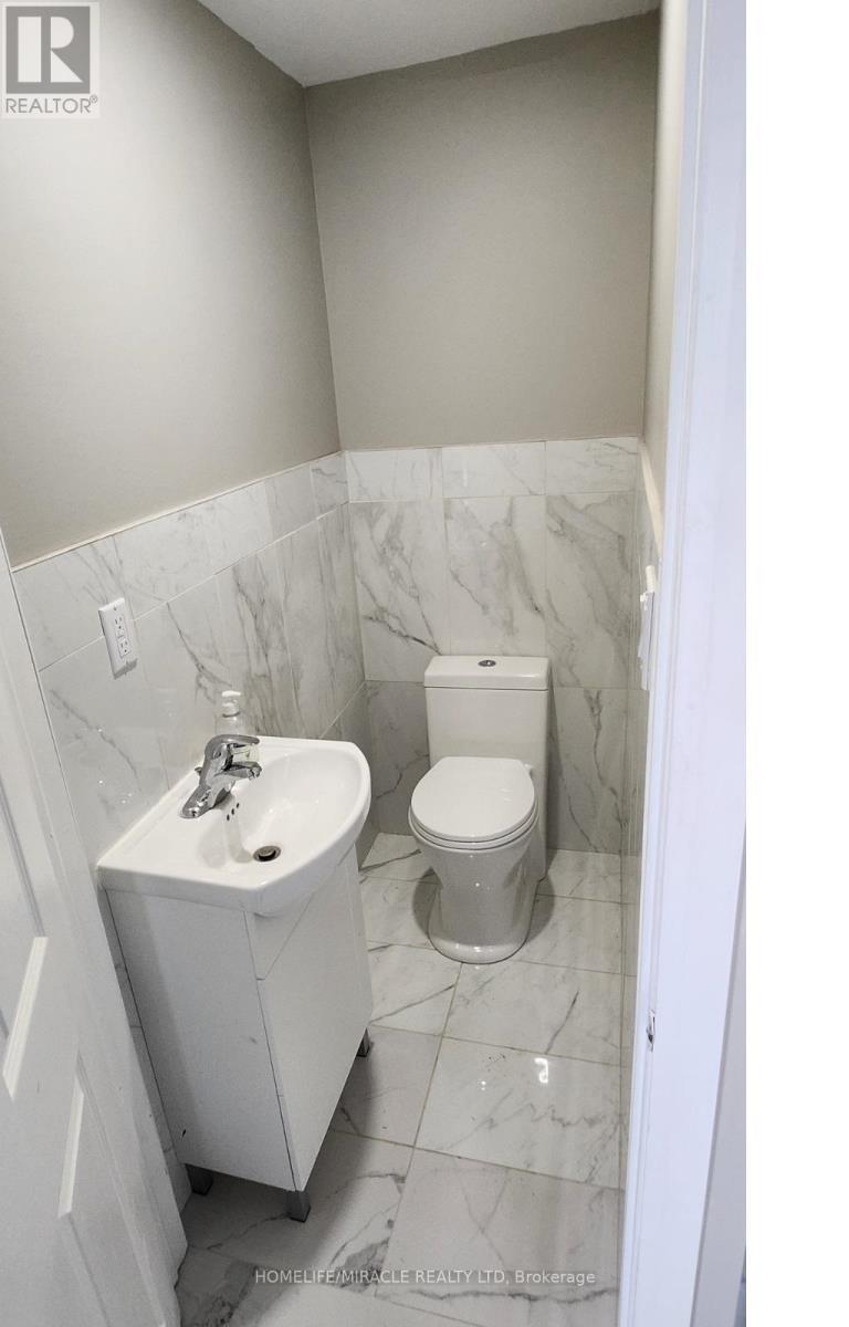 Main - 219 Mcmurchy Avenue, Brampton, ON - Indoor Photo Showing Bathroom