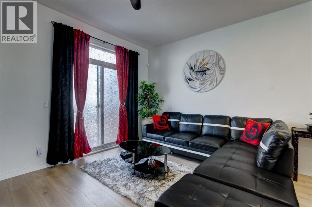 888 Walgrove Boulevard Se, Calgary, AB - Indoor Photo Showing Living Room