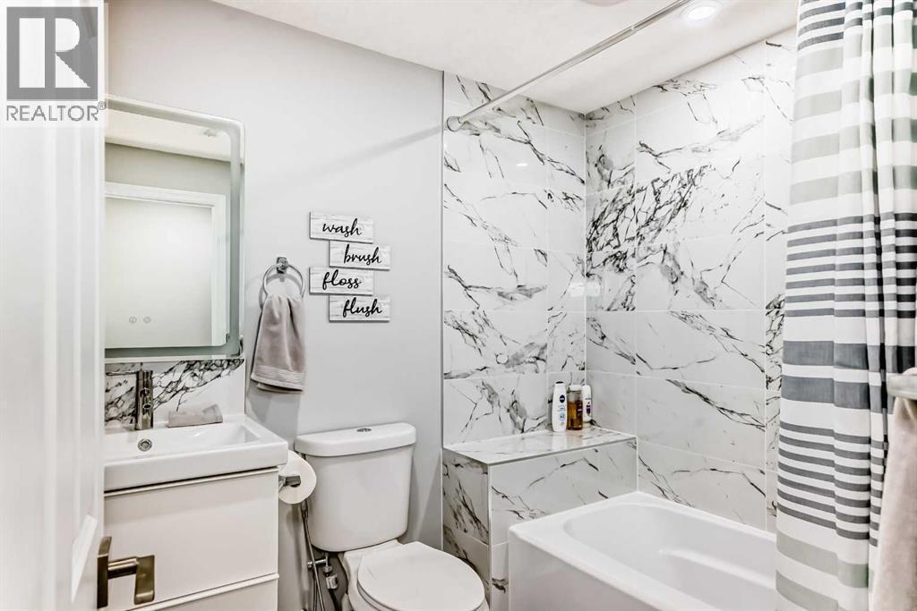 159 Evanscrest Park Nw, Calgary, AB - Indoor Photo Showing Bathroom