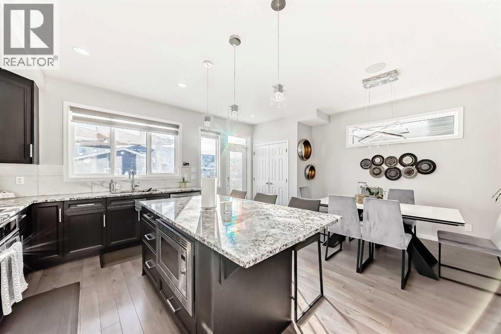 159 Evanscrest Park Nw, Calgary, AB - Indoor Photo Showing Kitchen With Upgraded Kitchen