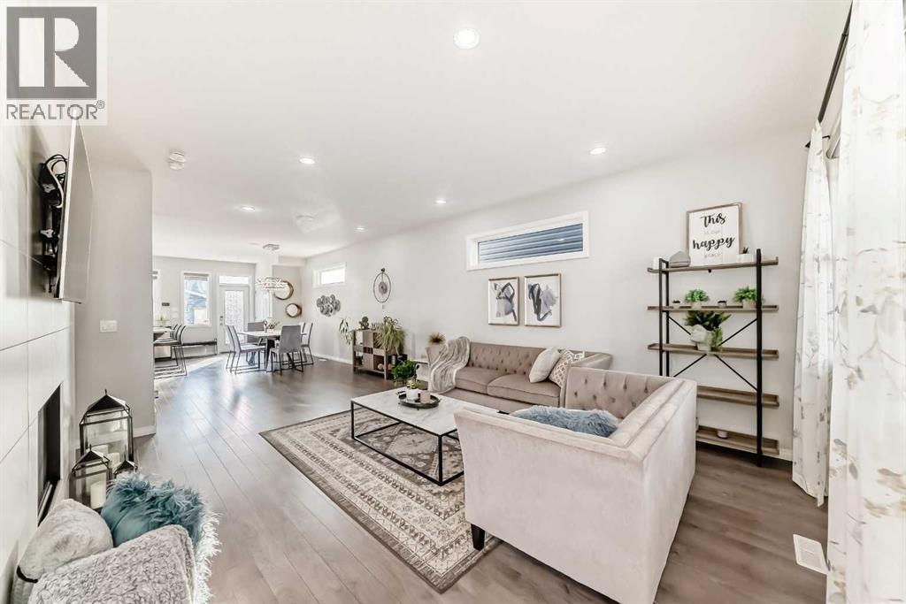 159 Evanscrest Park Nw, Calgary, AB - Indoor Photo Showing Living Room