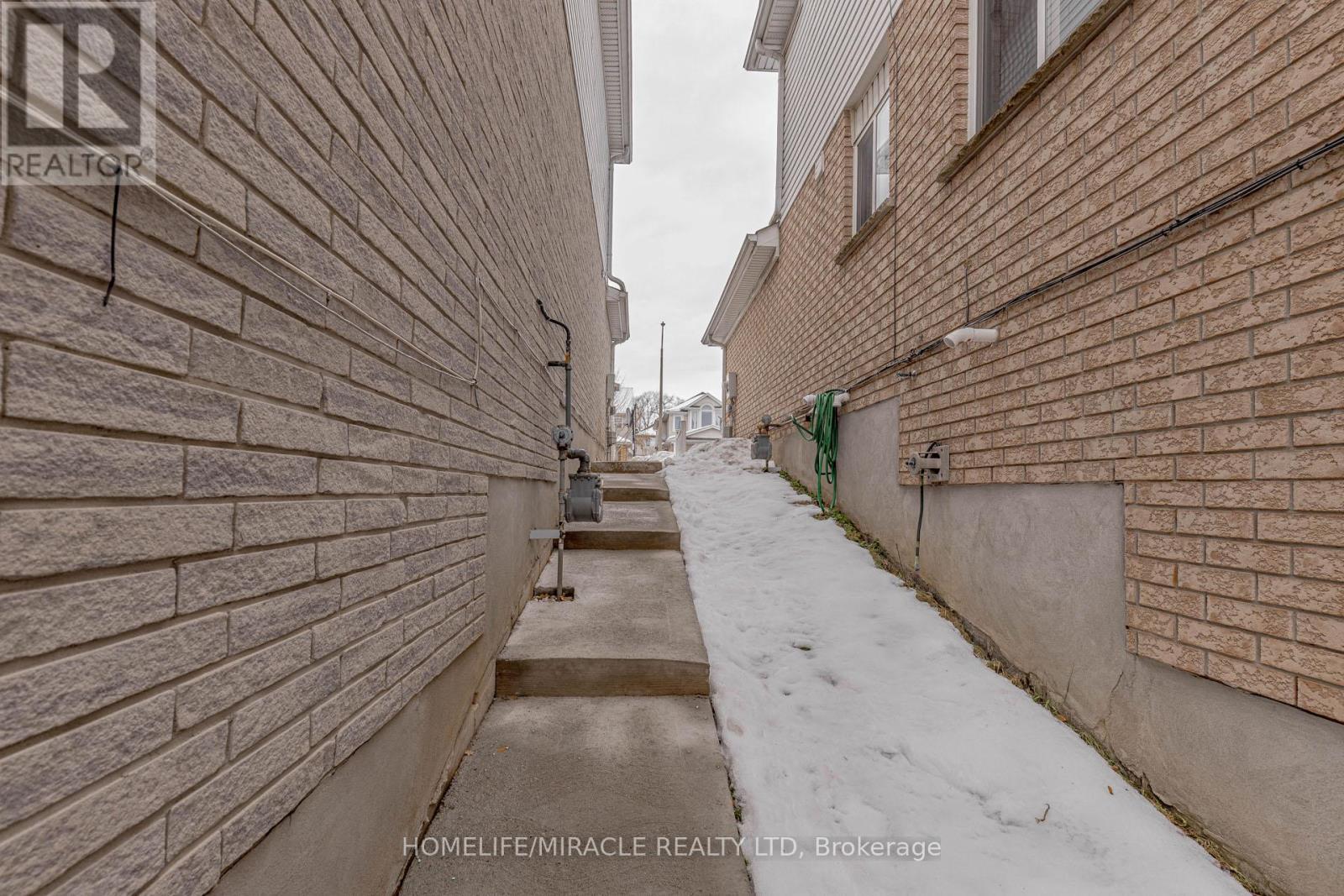 128 Karalee Crescent, Cambridge, ON - With Exterior