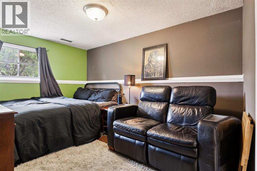 Bedroom 3 - Lower - 147 Falchurch Crescent Ne, Calgary, AB - Indoor Photo Showing Bedroom