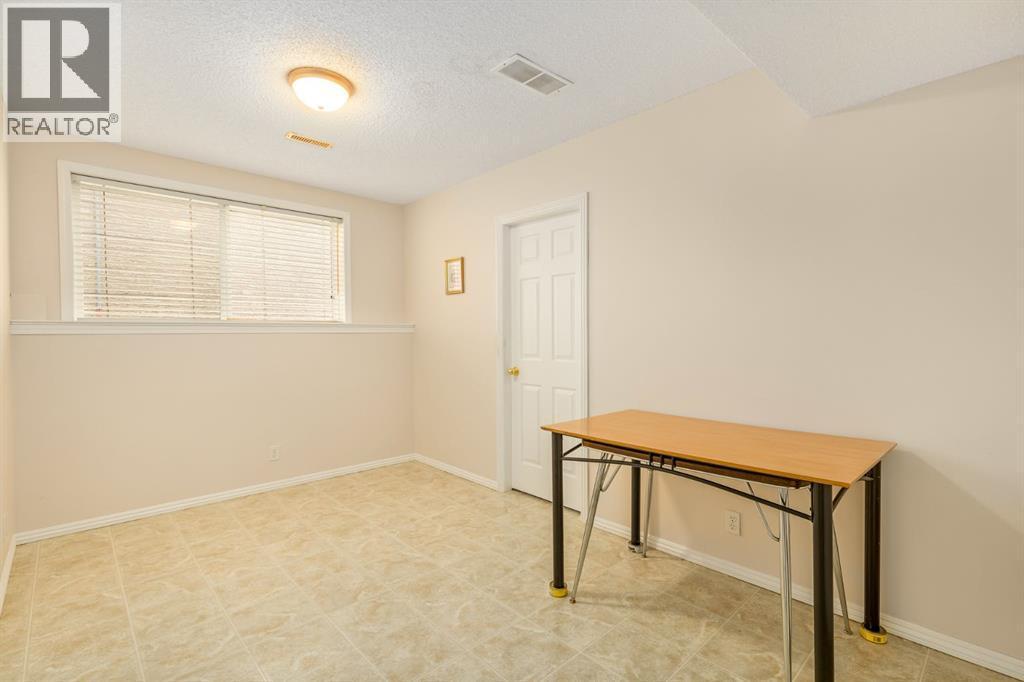 131 Panatella Close Nw, Calgary, AB - Indoor Photo Showing Other Room