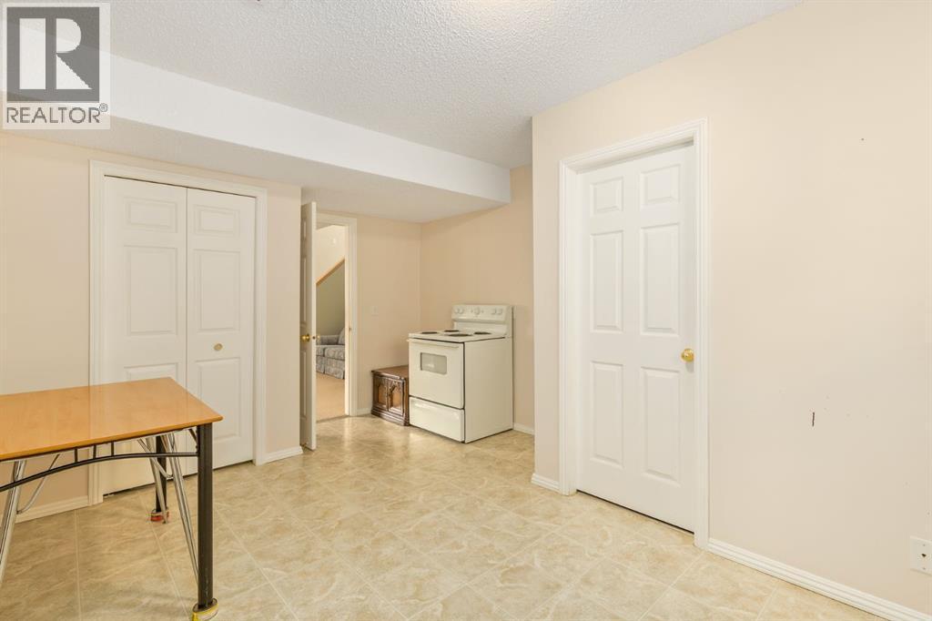 131 Panatella Close Nw, Calgary, AB - Indoor