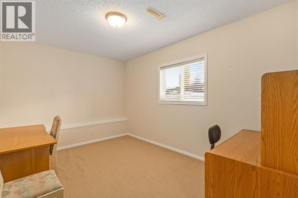 131 Panatella Close Nw, Calgary, AB - Indoor