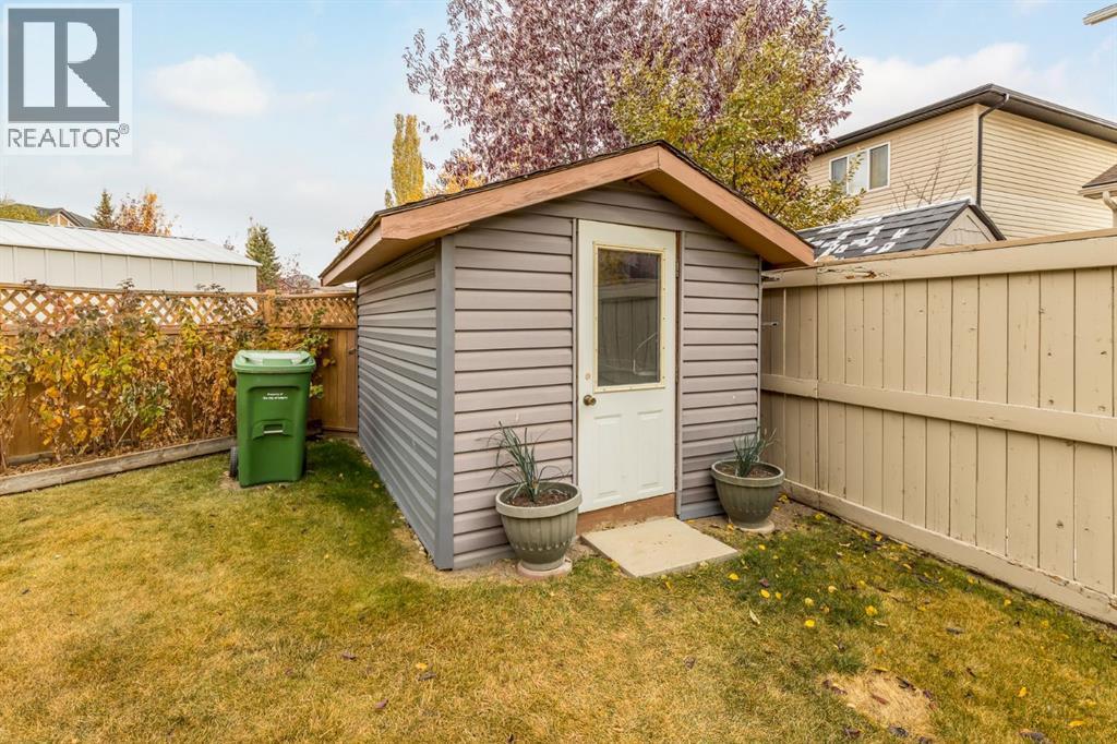 131 Panatella Close Nw, Calgary, AB - Outdoor
