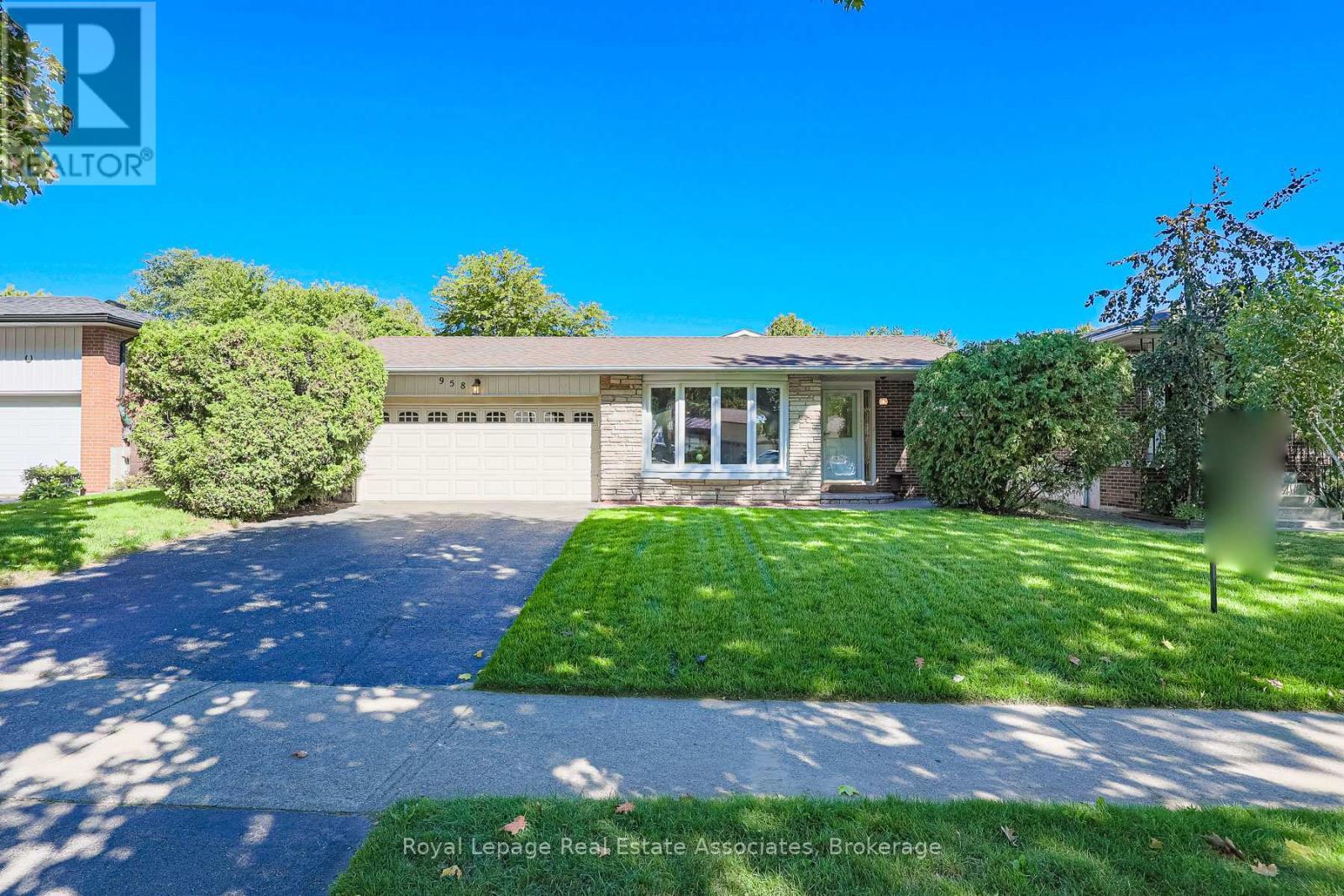 958 Fletcher Valley Crescent, Mississauga, ON - Outdoor