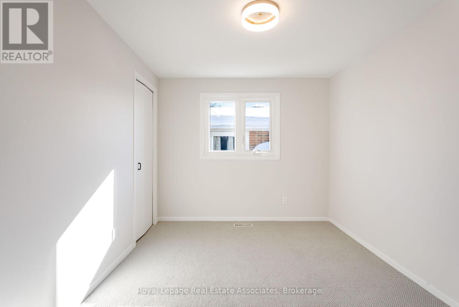 Third Bedroom - 958 Fletcher Valley Crescent, Mississauga, ON - Indoor Photo Showing Other Room