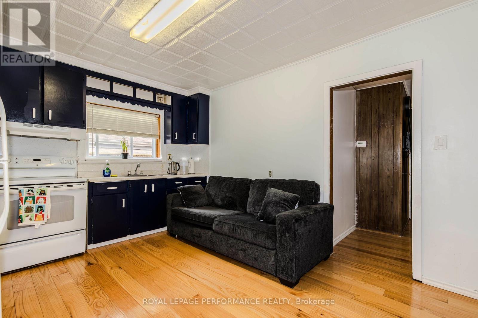 98 Boyce Avenue, Ottawa, ON - Indoor