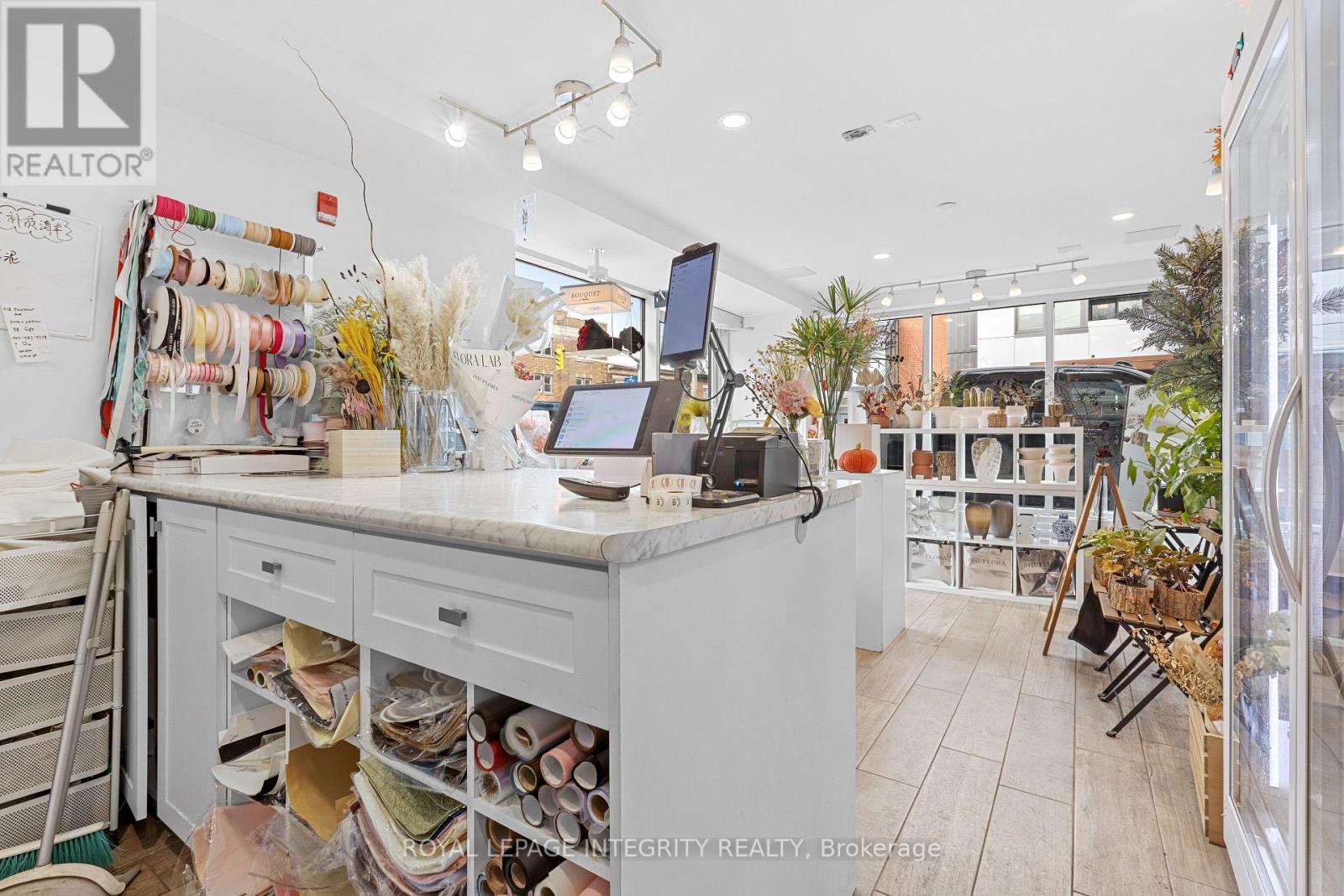 851 Bank Street, Ottawa, ON