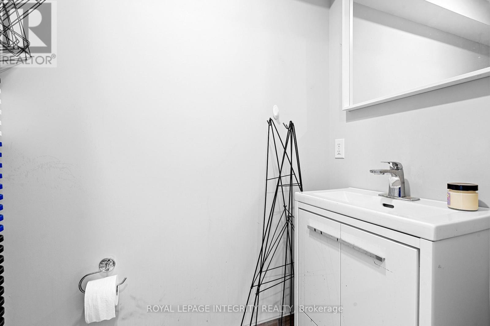 851 Bank Street, Ottawa, ON