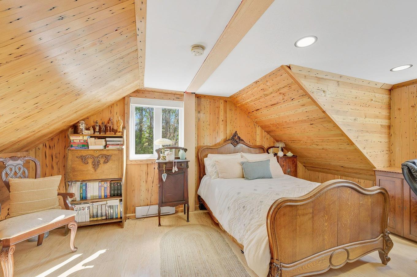 Chambre à coucher - 1730 Ch. Du 9E-Rang, Sainte-Lucie-Des-Laurentides, QC - Indoor Photo Showing Bedroom