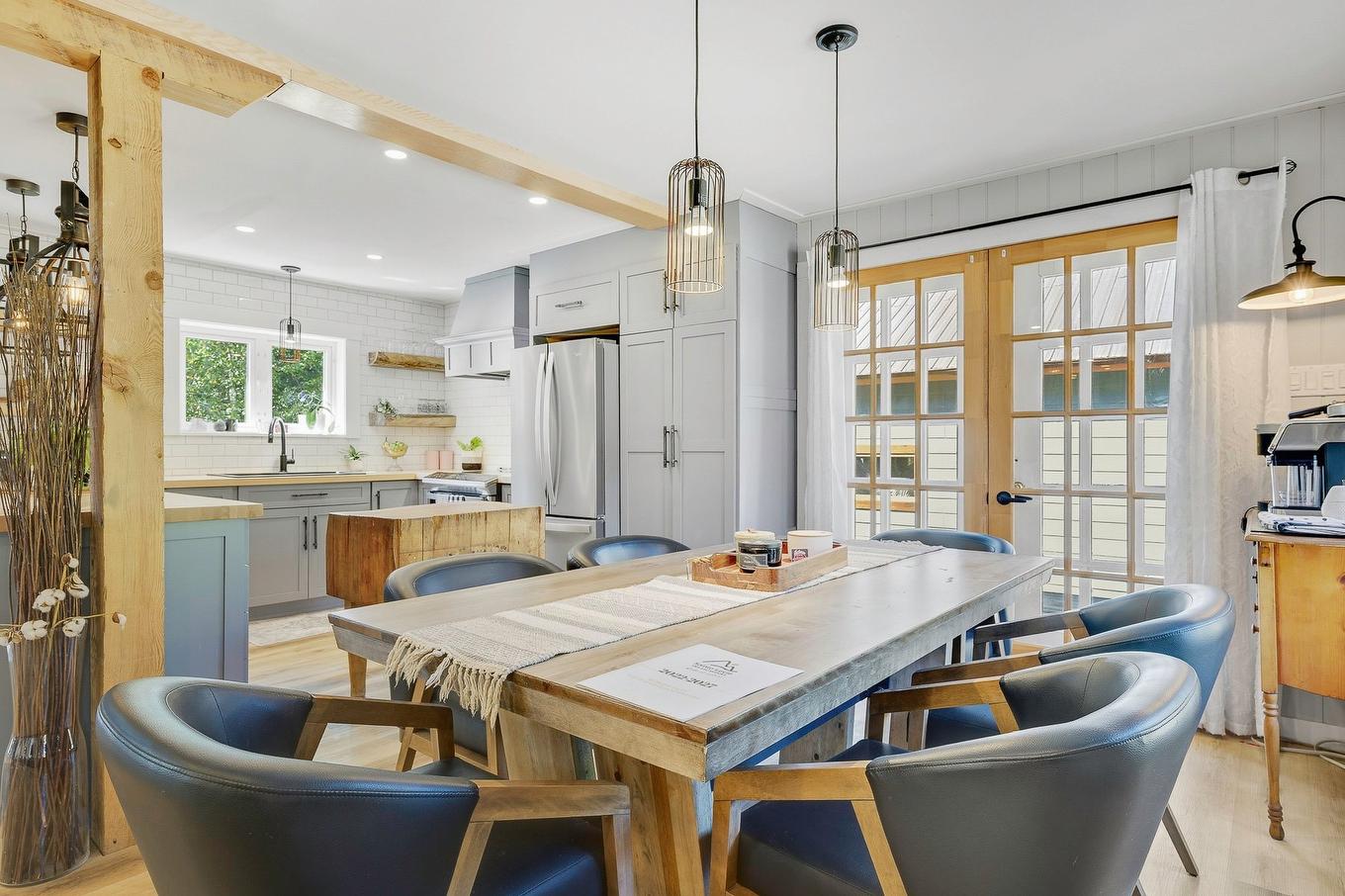 Salle à manger - 1730 Ch. Du 9E-Rang, Sainte-Lucie-Des-Laurentides, QC - Indoor Photo Showing Dining Room